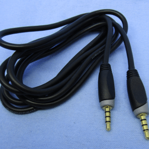 3.5mm Male-to-Male 4-Conductor Audio Cable – 6 ft